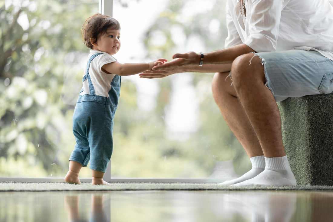 Chaussures de bébé et motricité libre : compatibles ou pas ?